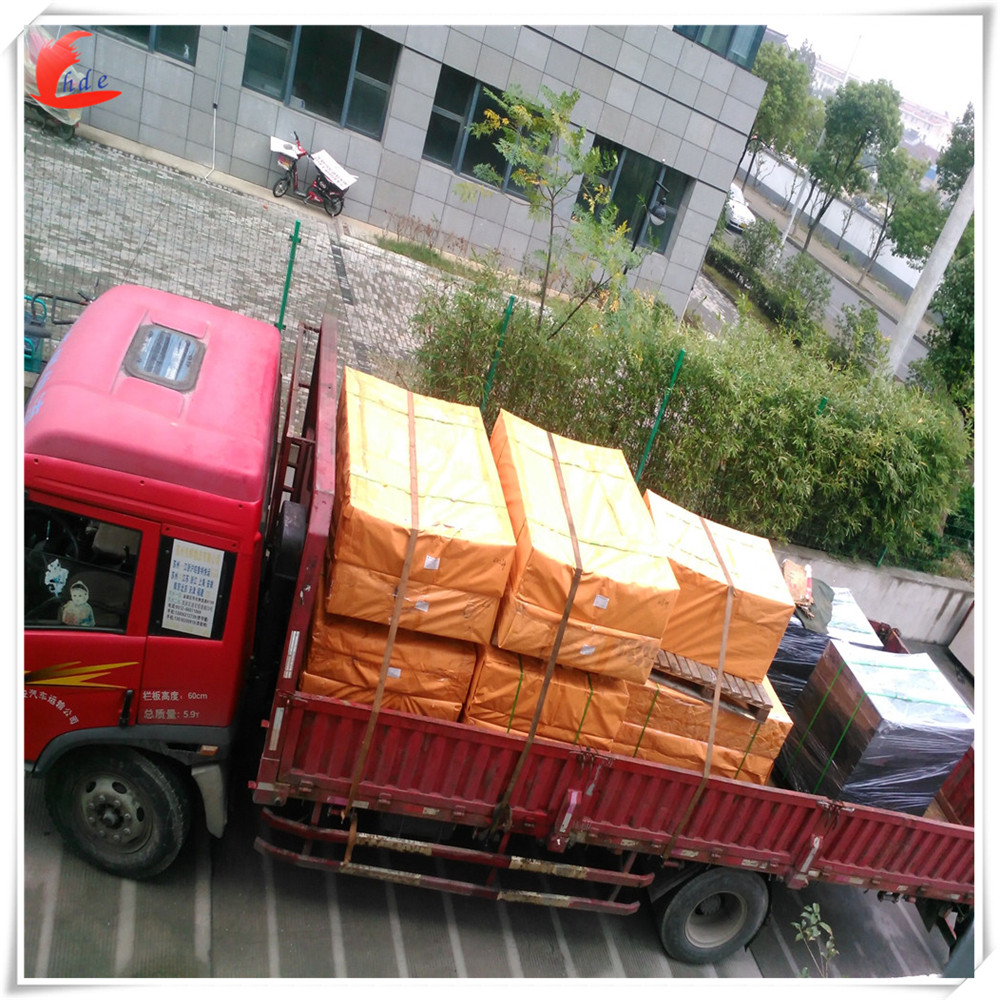 4月20日，重庆何总订购HDPE板材25吨